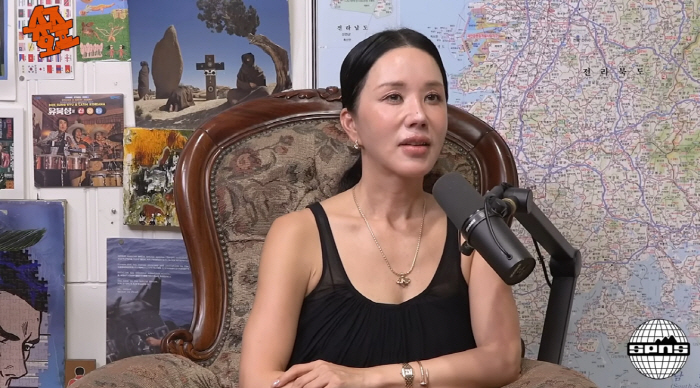 Uhm Jeong-hwa Pushes Back on Age Frames, Keeps Marriage Open