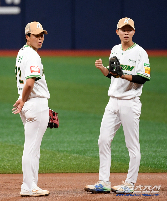 Who is the most demanding pitcher? Oh, it's not Ponce. The 19-year-old rookie shortstop's left-handed pro adaptation