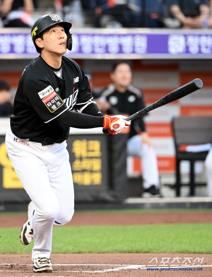 The wrist bone was broken, and the veteran's tearful fighting spirit from the pain to the hit will awaken KT