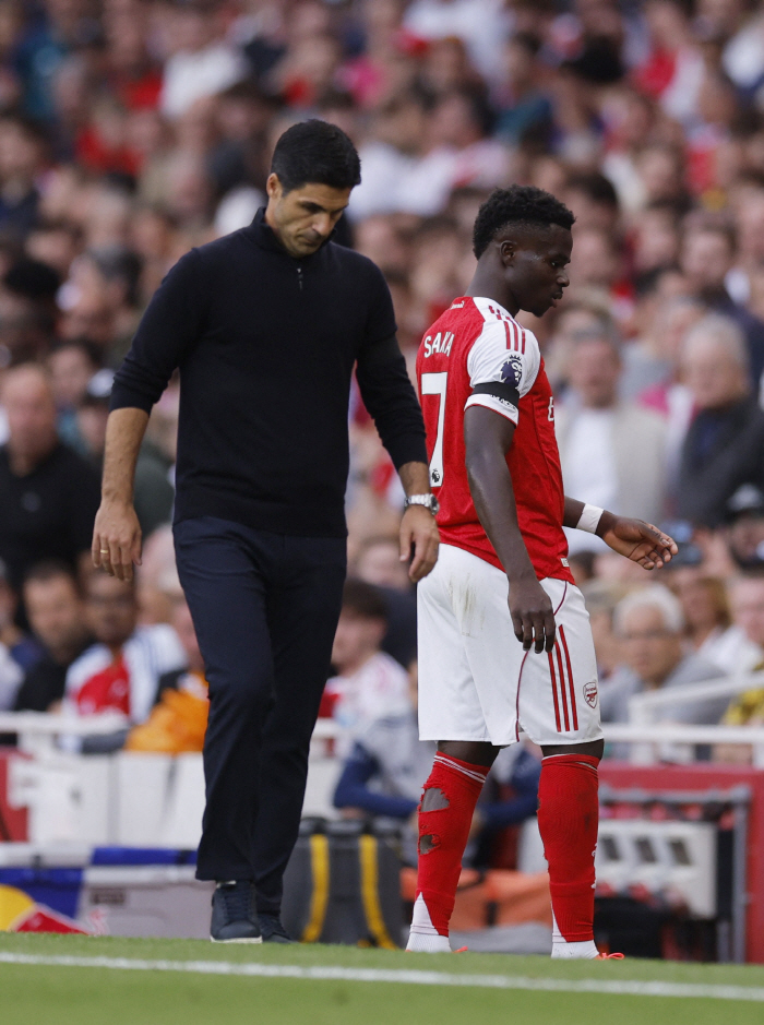 Check the non-official BBC about what would have happened if Eze had not been recruited, Saka with a hamstring injury → will miss up to 4 weeks...Arsenal without a storm of blood transfusions