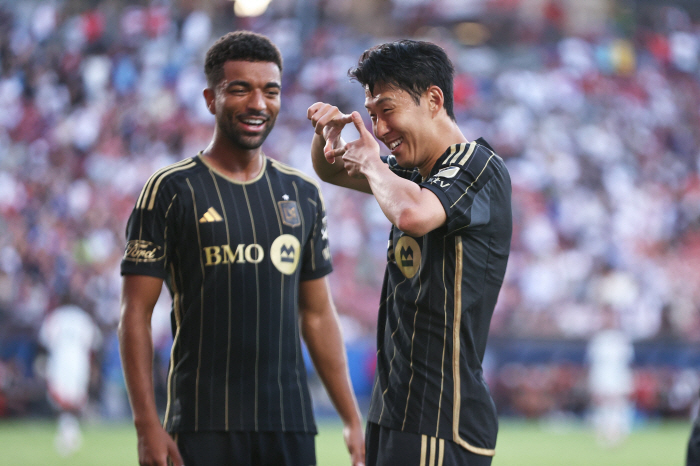 It's crazy. Even the BBC! Superstar Son Heung-min should be exhibited at the Louvre Museum...Crazy for fantastic free kicks → LAFC's home debut match is imminent