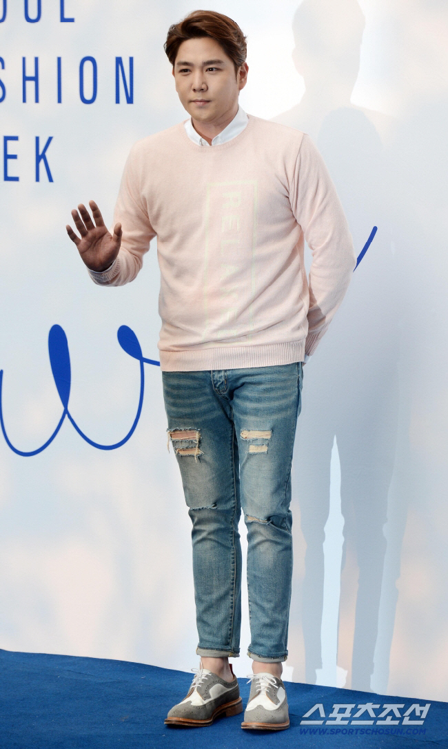Kangin, SJ's 20th anniversary concert, captured the audience's seat... Members, Mi-Joo and support