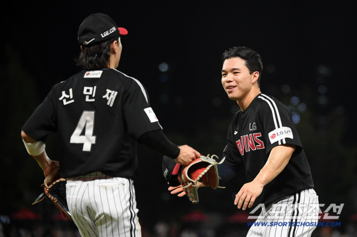 A lucky charm that brought luck and skill. Three wins, ERA 0.50, and zero hit rate. No home runs or runs. 