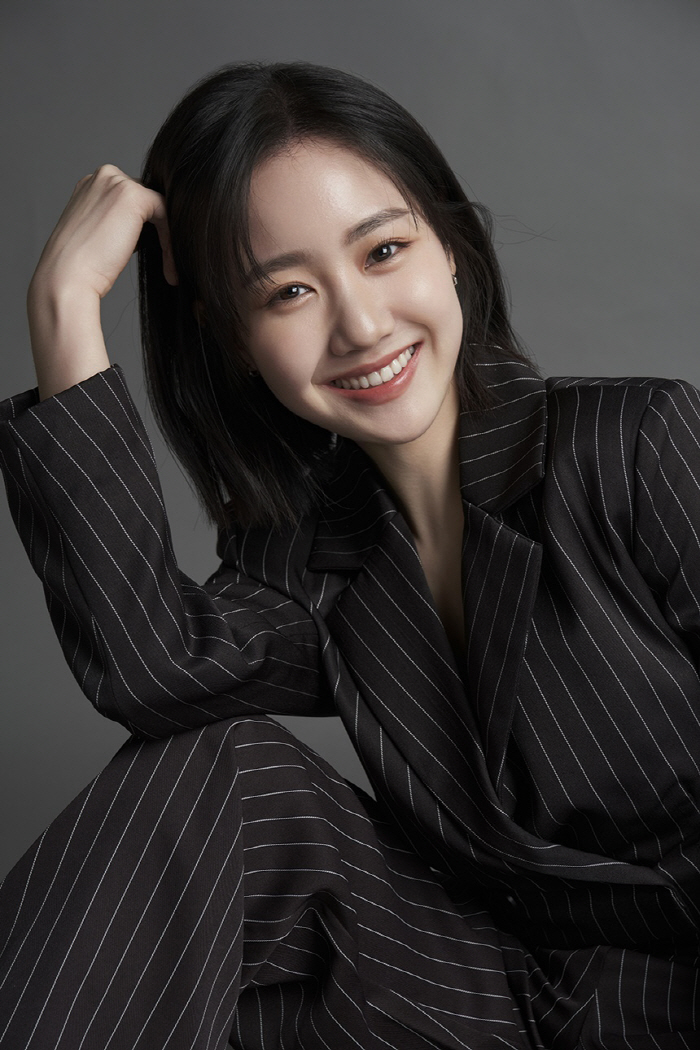 Jin Jihee Signs Exclusive Contract with The Harry Media