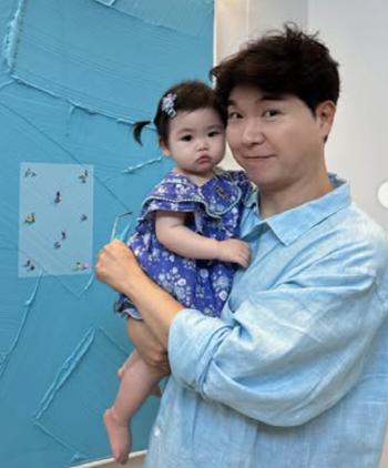 Park Soo Hong's daughter, Jay, became a pretty princess..Seochon date in the arms of a kind dad