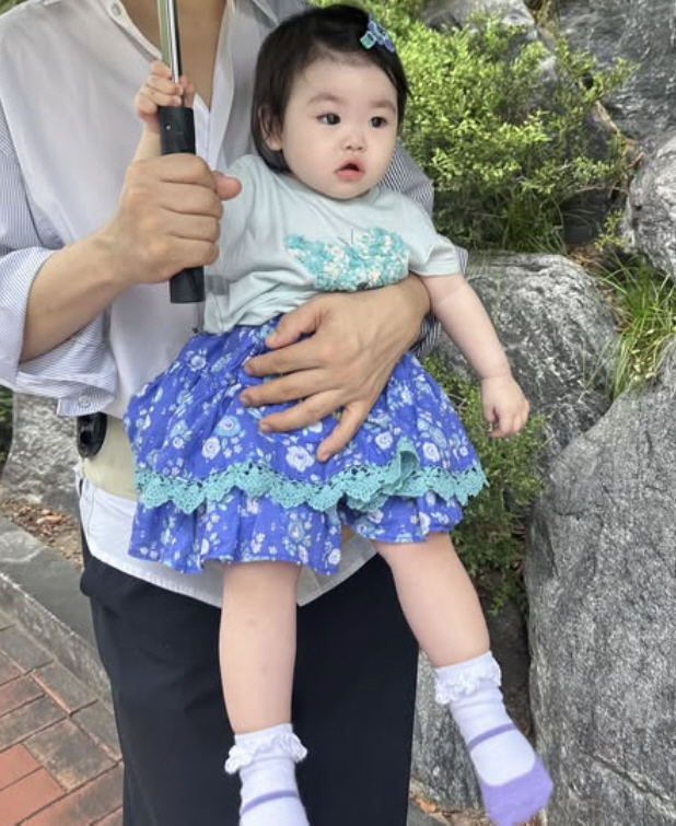 Park Soo Hong's daughter, Jay, became a pretty princess..Seochon date in the arms of a kind dad