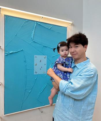 A person's daughter grows up fast...Park Soo-hong's 10-month-old daughter, Jae-yi, was surprised to see her growing up