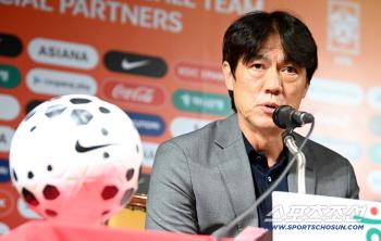  Coach Hong Myung-bo to announce the list of the two consecutive A matches in September
