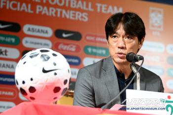  Director Hong Myung-bo expects good performance from Castrov
