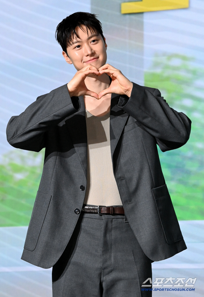  Resonance, a heart with a warm smile