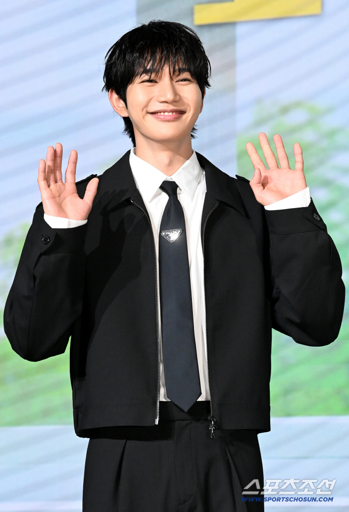  Yun Sanghyun, your smile is cute