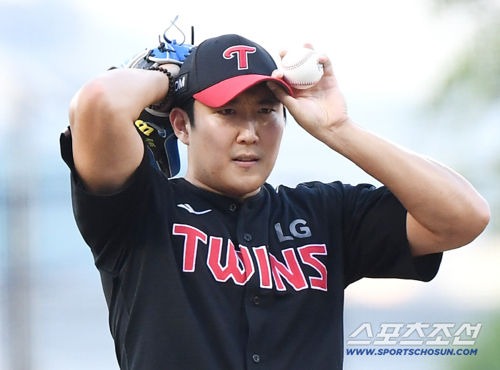 1994 → 1998 → 2025 10 wins and 4 wins are on the verge of being released. Son Joo-young allowed four runs in five innings. 74 Lead 10 wins have been met