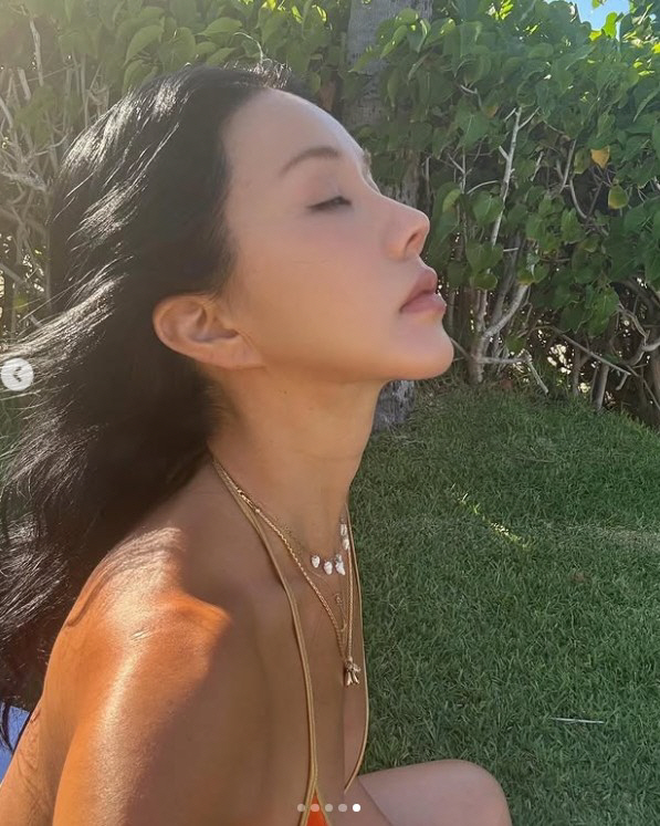 56-year-old Uhm Jung-hwa, stunning bikini  young look...I'm going back in time alone