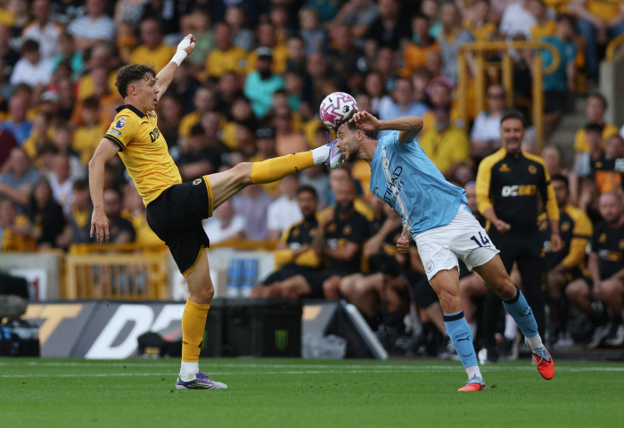 First tier, BBC official! Hwang Hee-chan Competitor Rejects 93.6 Billion Offer to Newcastle...Difficulty in recruiting strikers → Important player Wolverhampton cannot be transferred