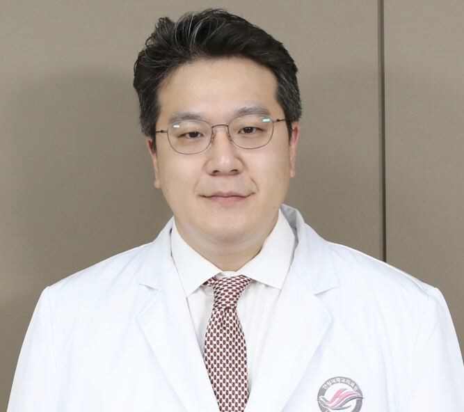 Hallym University Sacred Heart Hospital proves the safety and effectiveness of Korea's first prostate cancer light bladder single-hole robotic surgery...More than double the rate of urinary incontinence recovery