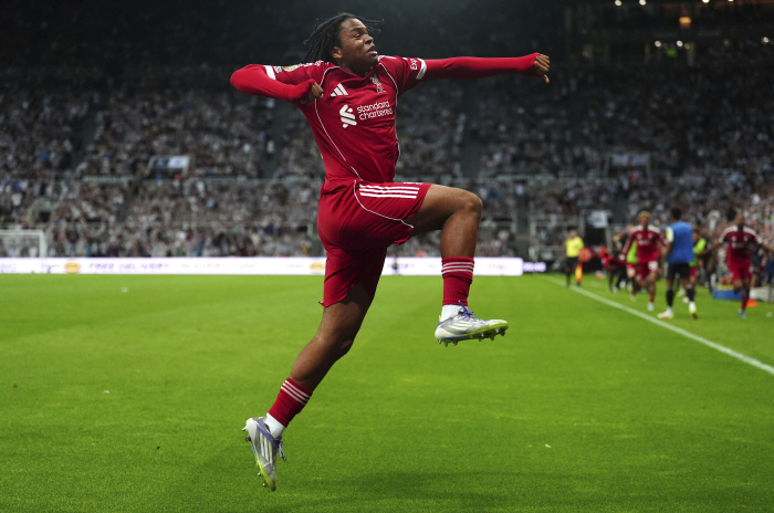 I finally erased the name of the traitor Owen! Ngmoha, who is younger than Park Seung-soo, leads the theater win against Newcastle with the youngest goal ever in Liverpool