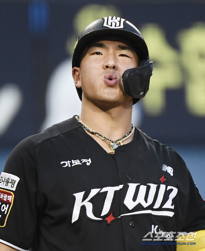 If Korea's exhausted Trout misses the batting average title, not to mention the MVP, the Rookie of the Year is in danger