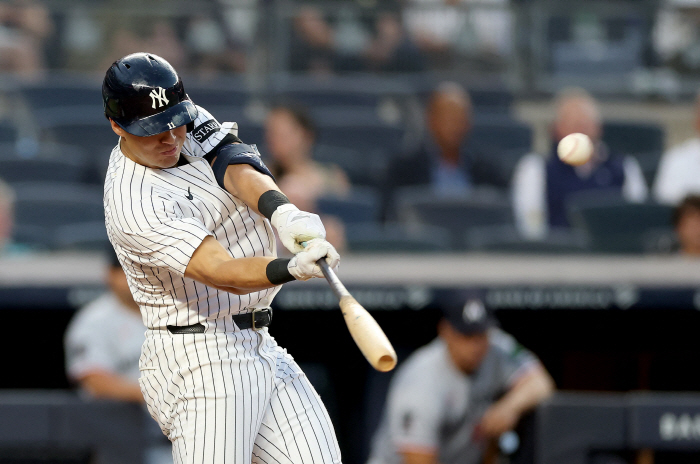 Kim Ha-sung, who cannot give up the possibility of moving in the FA market due to the collapse of Yankees GG shortstop hitting and defense, had been healthy