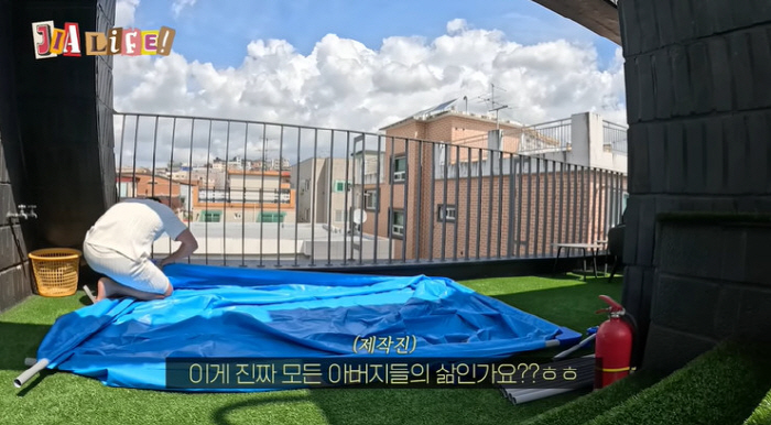 Lee Ji-hoon ♥ Oh, I'm sorry, I almost collapsed my house after installing a veranda swimming pool for my daughter