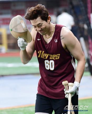 Nice to meet you. The unwavering friendship of the eagle juniors for 14 years, the hero group welcomed by the Hanwha juniors. Good brother