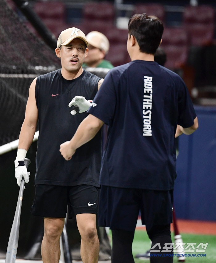 Nice to meet you. The unwavering friendship of the eagle juniors for 14 years, the hero group welcomed by the Hanwha juniors. Good brother