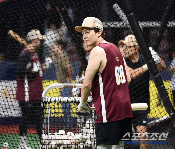 Nice to meet you. The unwavering friendship of the eagle juniors for 14 years, the hero group welcomed by the Hanwha juniors. Good brother