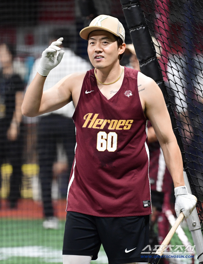 Nice to meet you. The unwavering friendship of the eagle juniors for 14 years, the hero group welcomed by the Hanwha juniors. Good brother