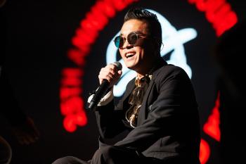  Kim Gun-mo, who was falsely accused of sexual assault, returns to the stage...Kim Gunmo to hold solo tour in September