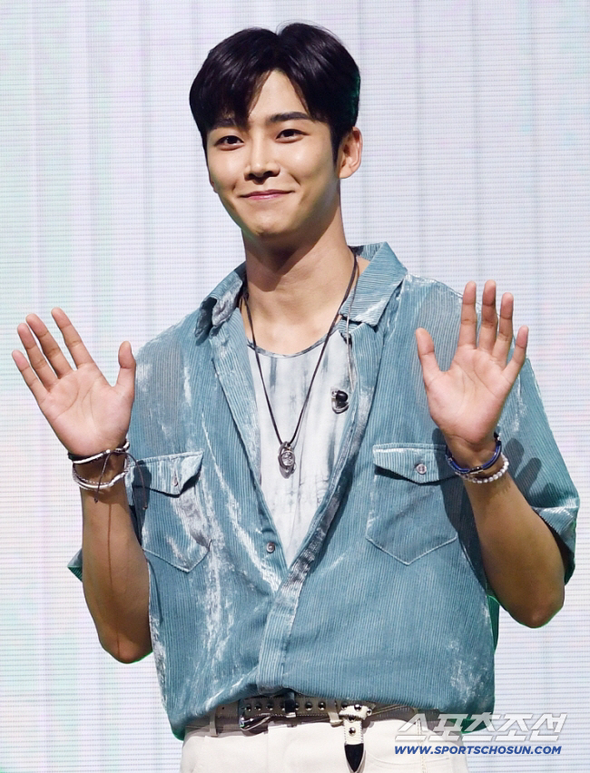Ro Woon Confirms Oct. 27 Enlistment