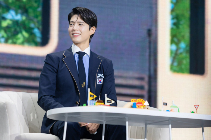 Park Bo-gum, the scale of an idol-class tour...Manila-Bangkok solo fan meeting with 10,000 people
