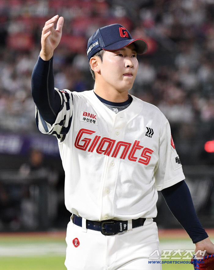  Choi Jun-yong took the mound in the seventh inning without losing a point