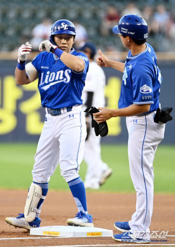  Kim Ji Chan, a happy hit in the first inning