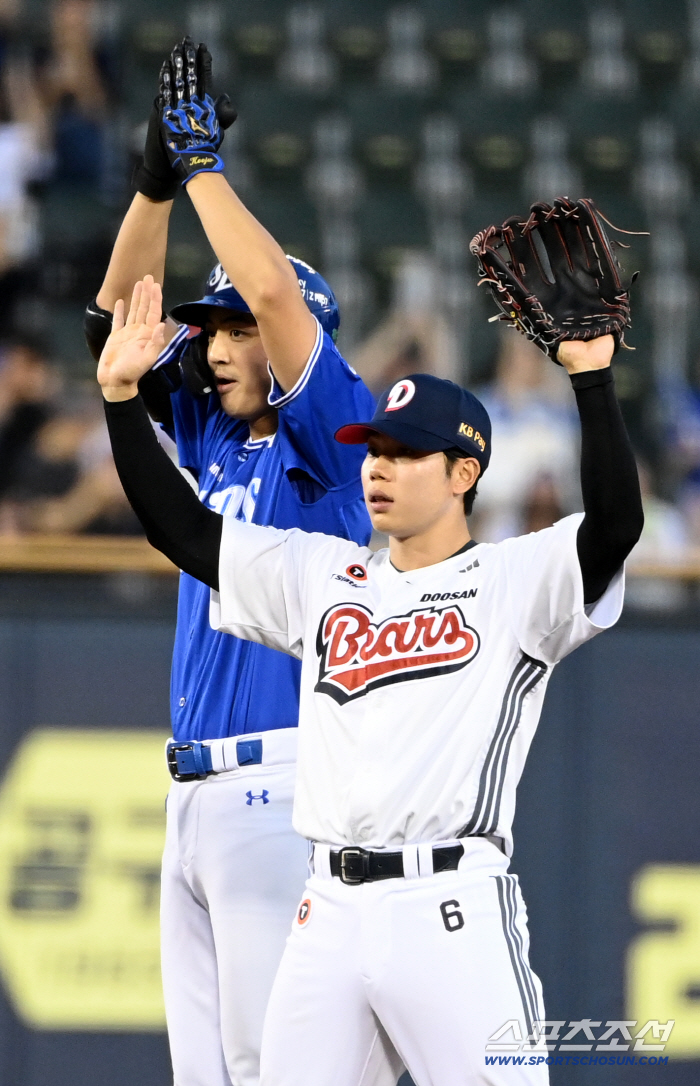  Koo Ja-wook, first RBI double!