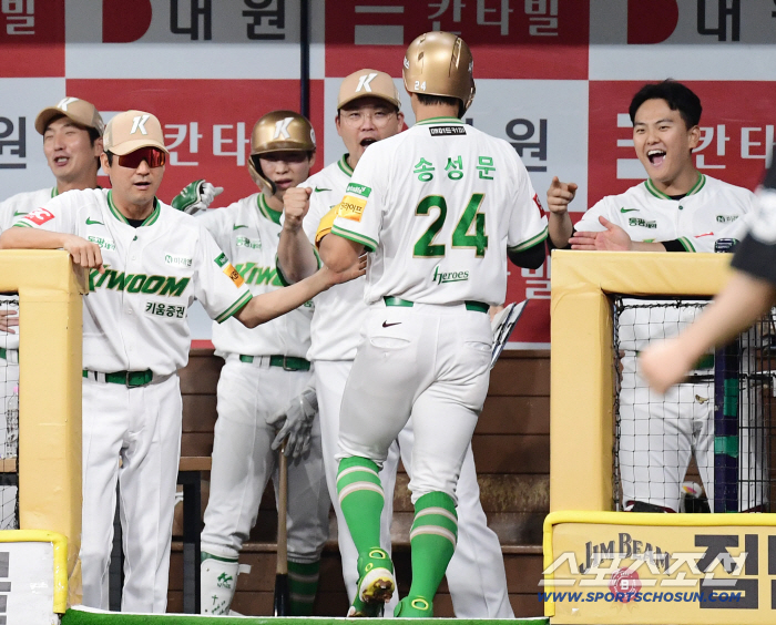  Song Sung-moon's pleasant hit and run from the first inning