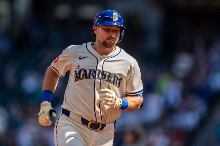 Raleigh wrote a new history! Catcher's first 50 home runs exploded, MVP! Chant and 10 gaps with base running blocking