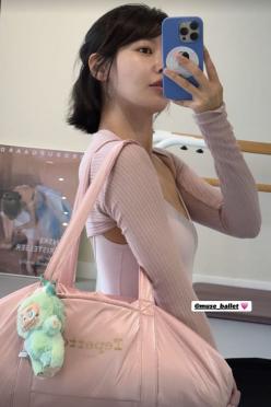  Swim, show off her innocence in a ballet suit...'Perfect' even for the La couple doll