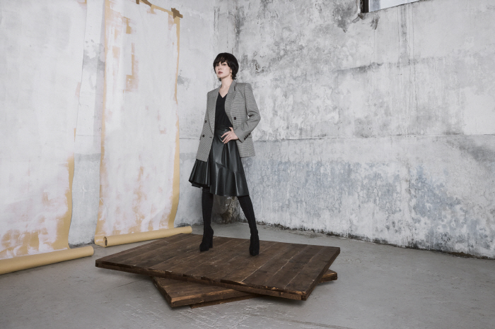 Song Hye-kyo Stuns in Autumn Pictorial with Urban, Sensual Layers