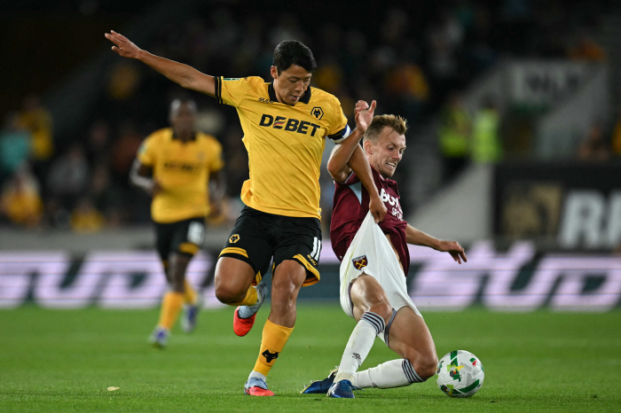  Captain Hwang Hee-chan won 3-2 against Wolverhampton and West Ham in 81 minutes! advance to the third round