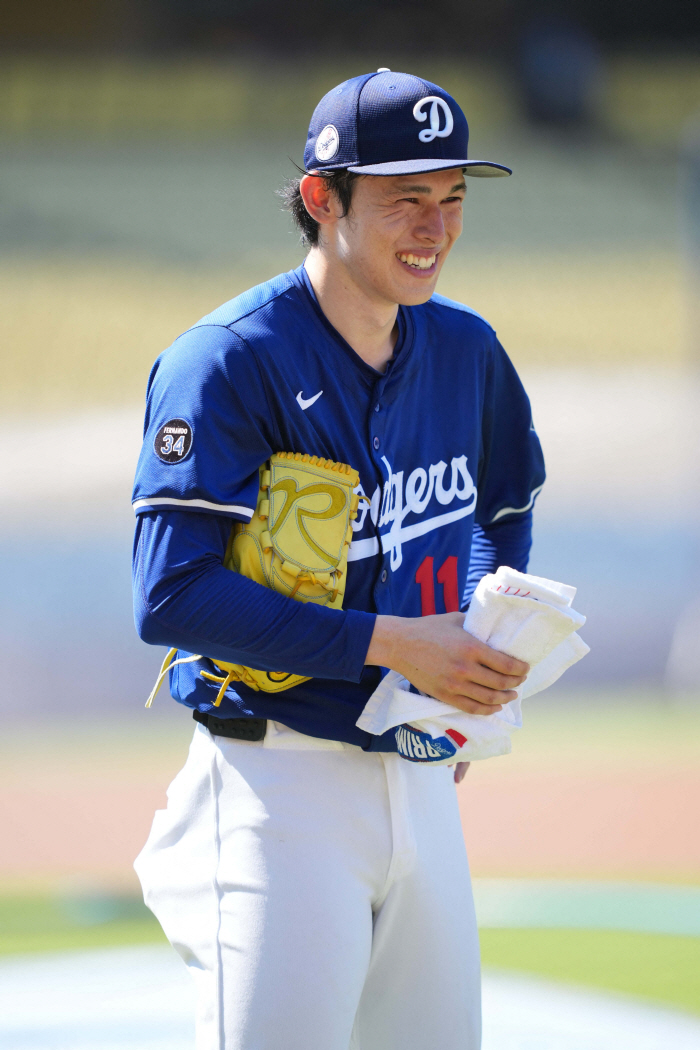Coach Roberts openly demanded that he show the best performance, and Sasaki still shot 159km back to the big league, but I don't know