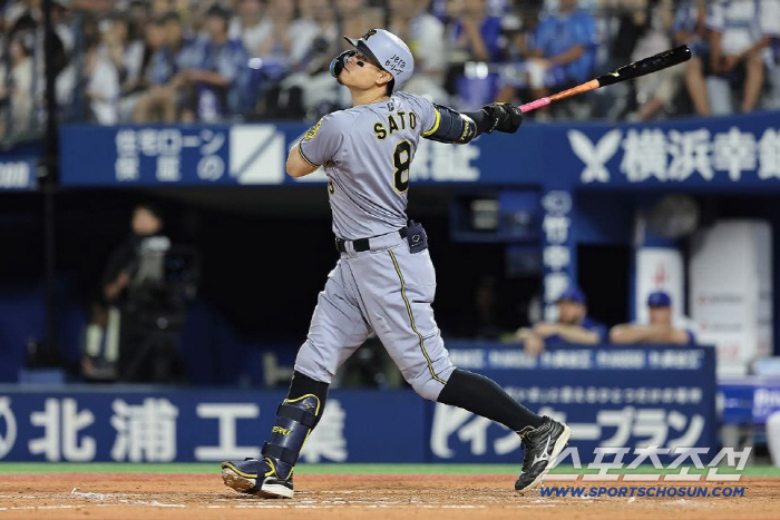 Excessive Ceremony Reflects on the 9th inning, hitting a come-from-behind two-run home run, and bowing the head
