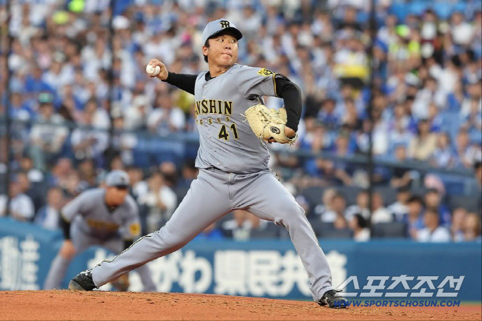 Excessive Ceremony Reflects on the 9th inning, hitting a come-from-behind two-run home run, and bowing the head