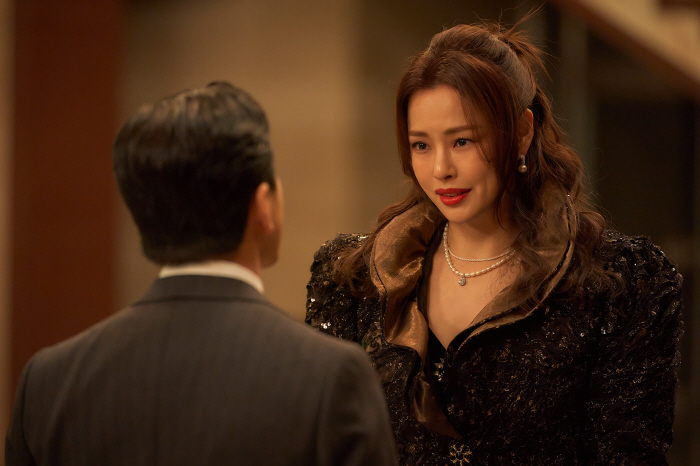  I'll be ready for the title of 'Ama Lee Ha-nui's wife.' I didn't say anything
