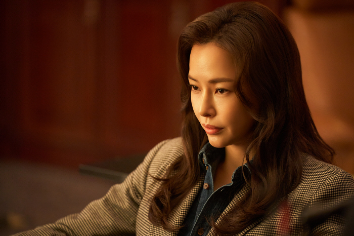  I'll be ready for the title of 'Ama Lee Ha-nui's wife.' I didn't say anything