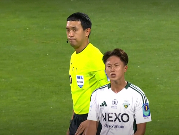  Foye Jeonbuk's reversal, which left in an X-shape due to the judgment protest, 21 miraculous come-from-behind victory over Gangwon with two goals in the second half extra time → to the final in two years