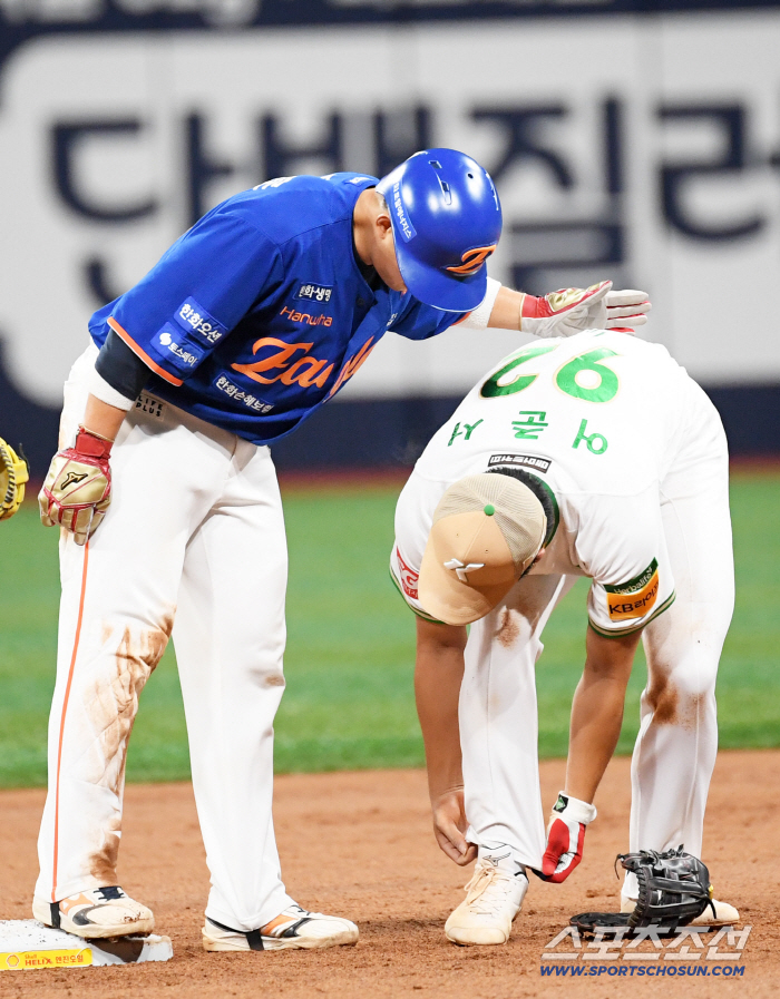  Choi Jae-hoon is worried about his junior Eo Jun-seo after the collision