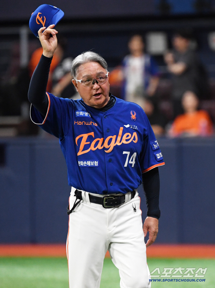  Hanwha manager Kim Kyung-moon is undefeated in Gocheok