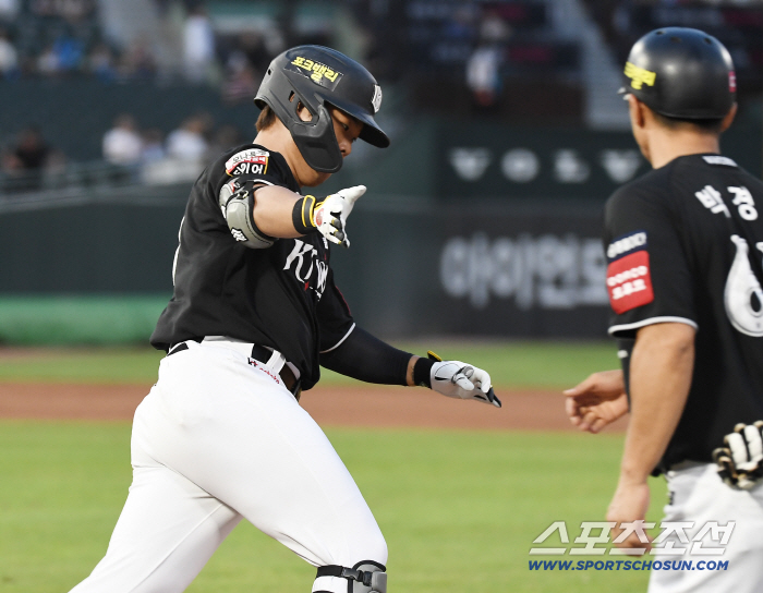  Kang Baekho made a solo shot