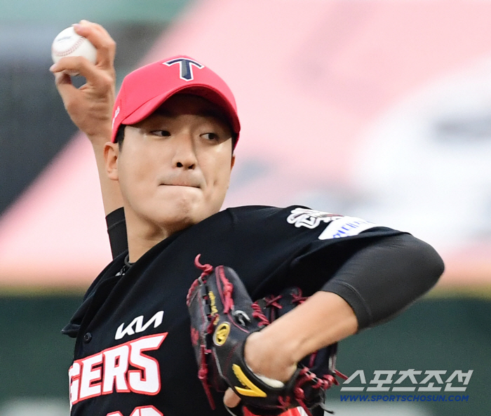 KIA KIM DO HYUN's lips tight! Focus on victory