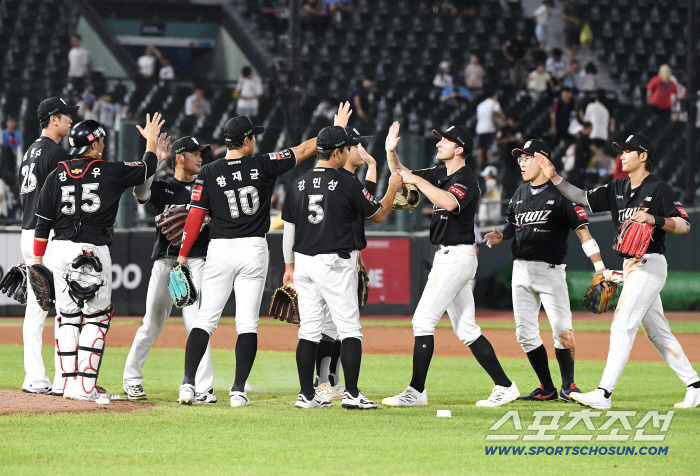  KT wins 7-2 against Lotte