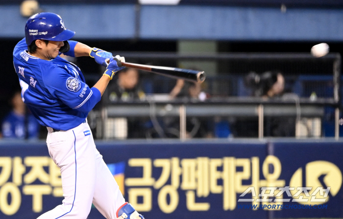  Lee Jaehyun, a timely hit to continue the chance